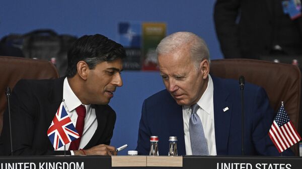Le Premier ministre britannique Rishi Sunak et le Président américain Joe Biden, le 11 juillet 2023 - Sputnik Afrique
