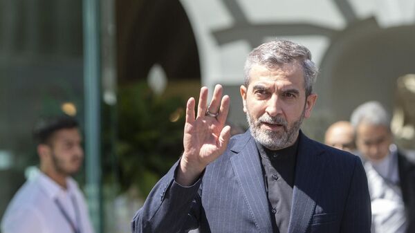 Iran's chief nuclear negotiator Ali Bagheri Kani waves as he leaves after talks at the Coburg Palais, the venue of the Joint Comprehensive Plan of Action (JCPOA) in Vienna on August 4, 2022. - Sputnik Africa