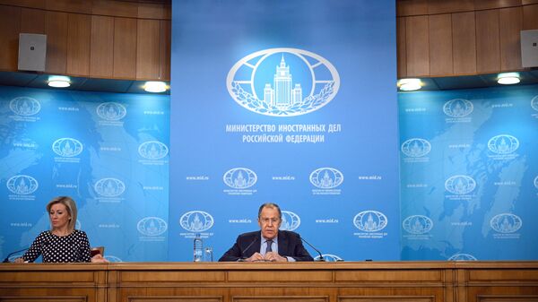 Russian Foreign Minister Sergey Lavrov and official representative of the Russian Foreign Ministry Maria Zakharova at a press conference in Moscow. - Sputnik Africa