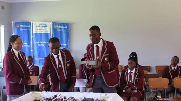 Zimbabwe's Tynwald High robotics team presents prototypes of their robots. - Sputnik Africa