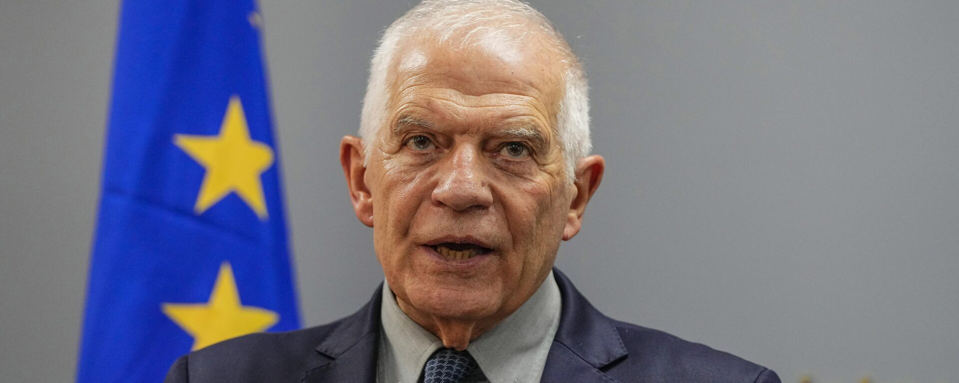 Lebanese Foreign Minister Abdallah Bouhabib, right, welcomes European Union foreign policy chief Josep Borrell before their press conference in Beirut, Lebanon, Saturday, Jan. 6, 2024.  - Sputnik Africa, 1920, 20.01.2024