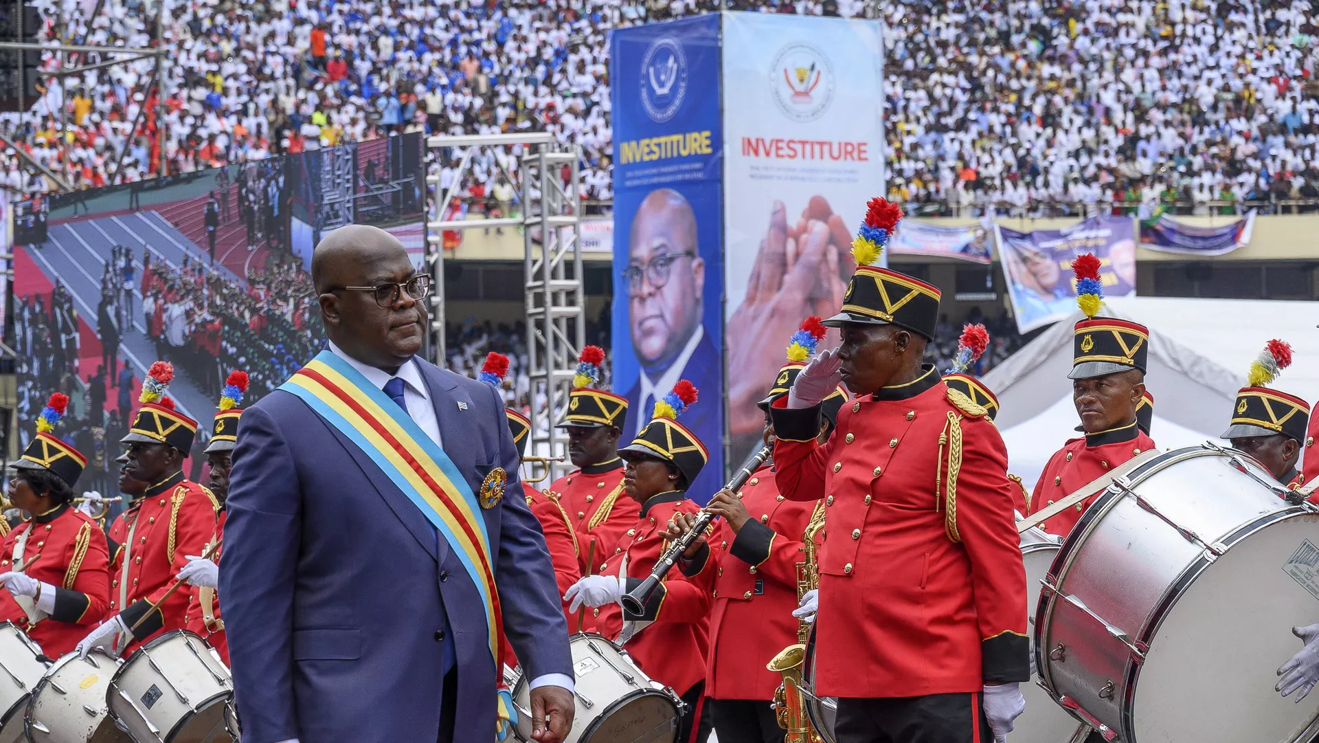 Félix Tshisekedi arrive pour sa cérémonie d'investiture en tant que nouveau Président de la République démocratique du Congo au Stade des Martyrs de Kinshasa le 20 janvier 2024. Le président de la République démocratique du Congo, Félix Tshisekedi, a prêté serment pour une deuxième période de cinq ans, à l'issue des élections présidentielles tenues en décembre 2023 - Sputnik Afrique, 1920, 21.01.2024