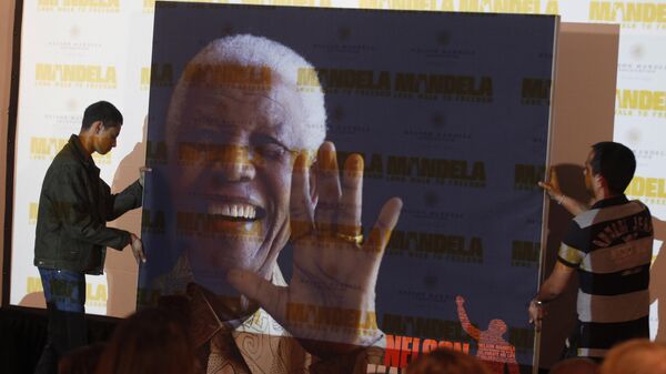 Un poster de Nelson Mandela - Sputnik Afrique