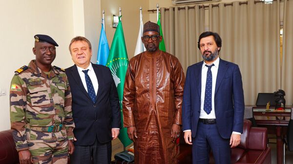 Meeting of the Mali's Minister of Foreign Affairs Abdoulaye Diop and Minister of Reconciliation, Peace and National Cohesion Ismael Wague with Russian Ambassador Igor Gromyko on January, 26 2024. - Sputnik Africa
