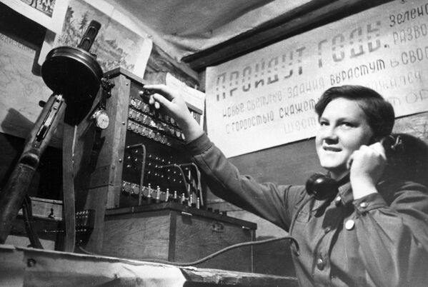 Stalingrad, December 1942. At the communications center. Communication girl. - Sputnik Africa