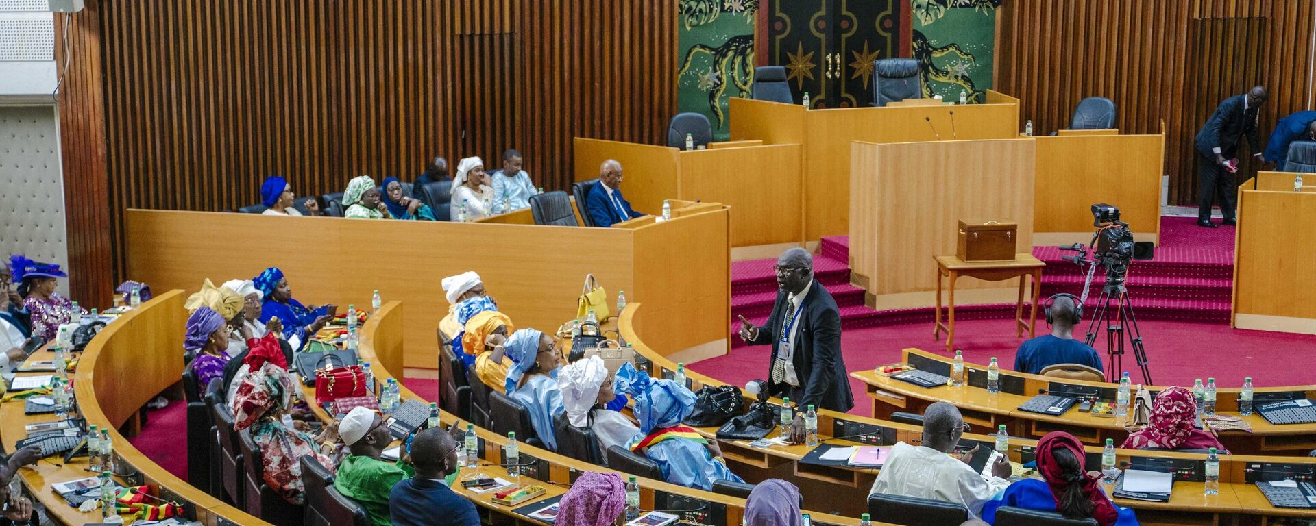 Senegalese deputies take part in the first parliamentary session since the July 2022 legislative elections, in Dakar on September 12, 2022.  - Sputnik Africa, 1920, 06.02.2024