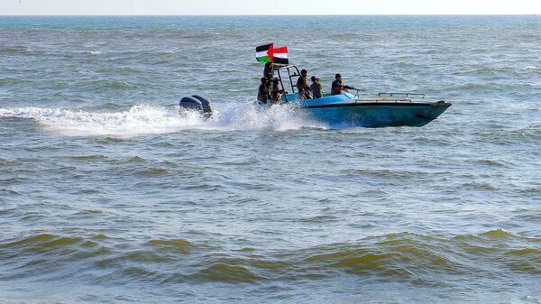 Members of the Yemeni Coast Guard affiliated with the Houthi group patrol the seaю - Sputnik Africa