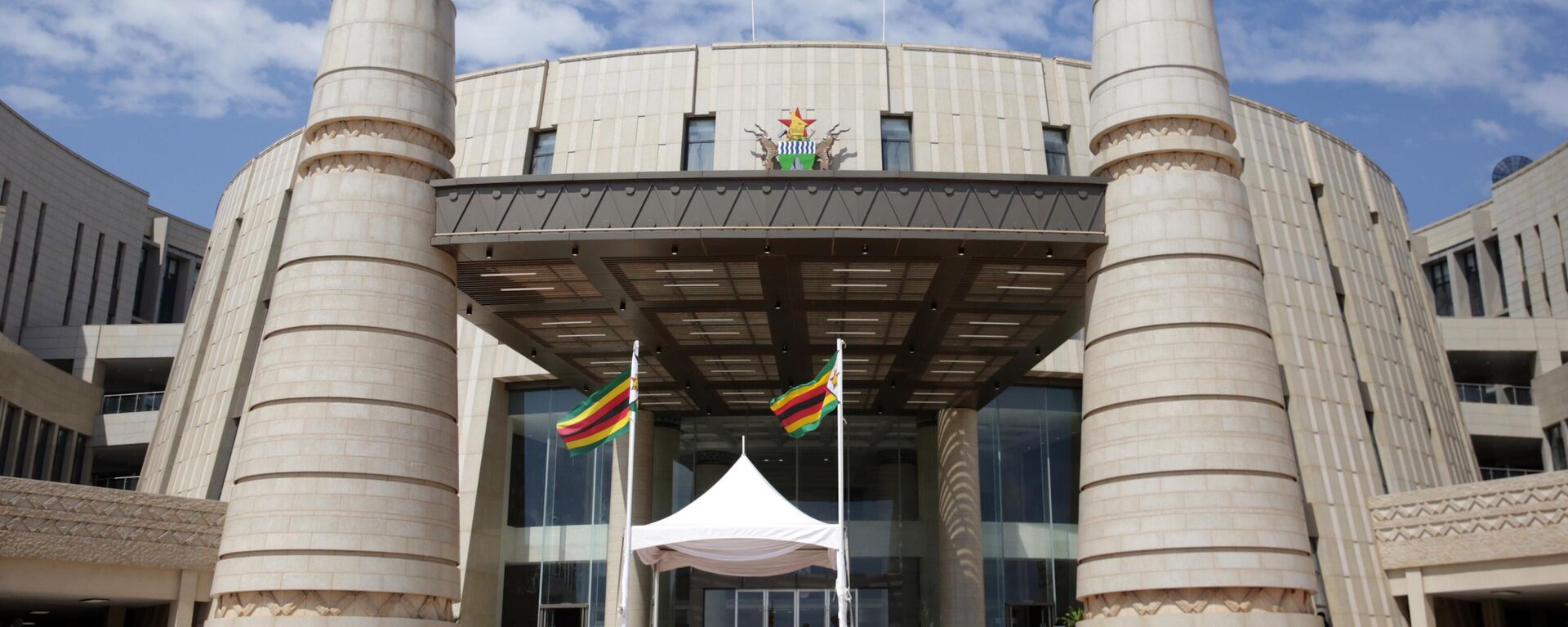 The entrance to the new Parliament building where Zimbabwean President Emmerson Mnangagwa delivered his State of the Nation Address in Mt Hampden, about 18 kilometres west of the capital Harare, Wednesday, Nov. 23, 2022. - Sputnik Africa, 1920, 18.03.2024