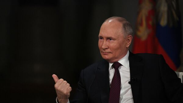 Vladimir Poutine lors d'une interview à Tucker Carlson  - Sputnik Afrique