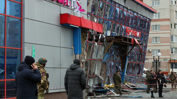 Un centre commercial de la ville de Belgorod endommagé après une frappe ukrainienne, le 15 février 2024 - Sputnik Afrique