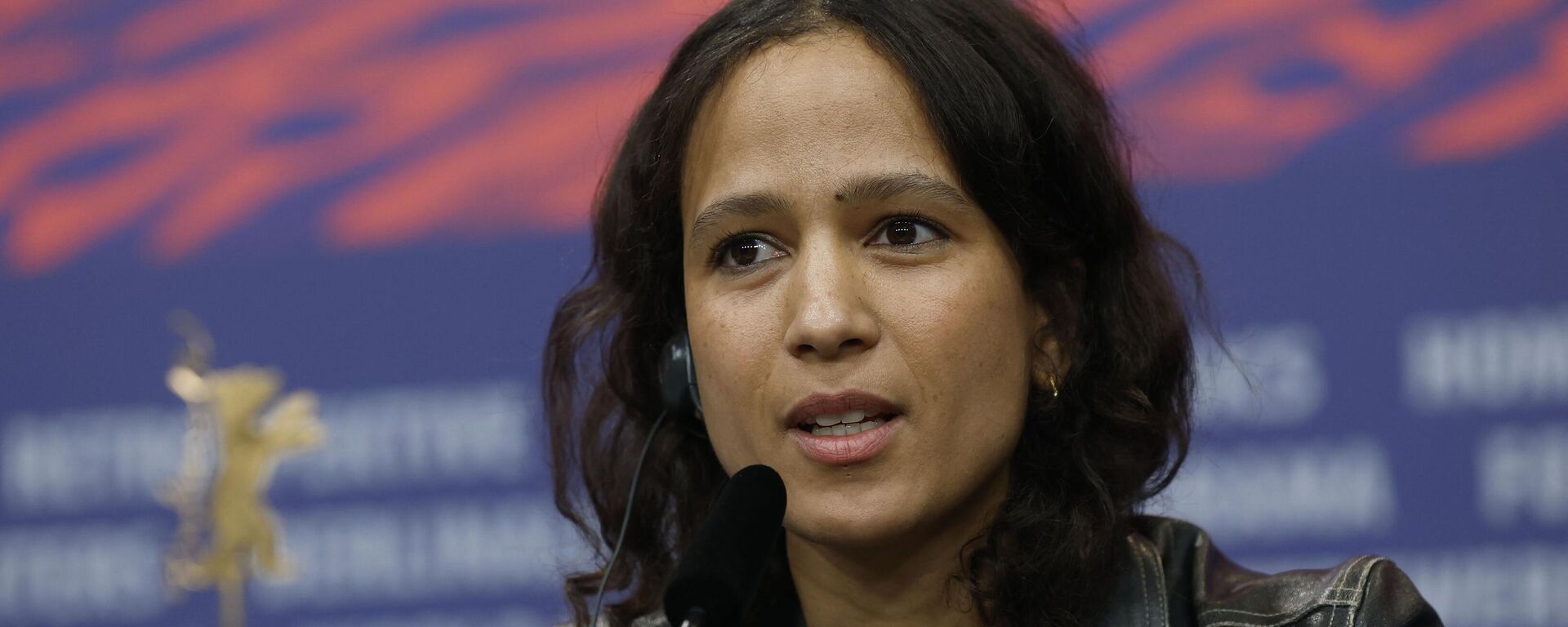 French-Senegalese filmmaker and actress Mati Diop speaks during a press conference for the film Dahomey presented in competition of the 74th Berlinale, Europe's first major film festival of the year, on February 18, 2024 in Berlin. - Sputnik Africa, 1920, 19.02.2024