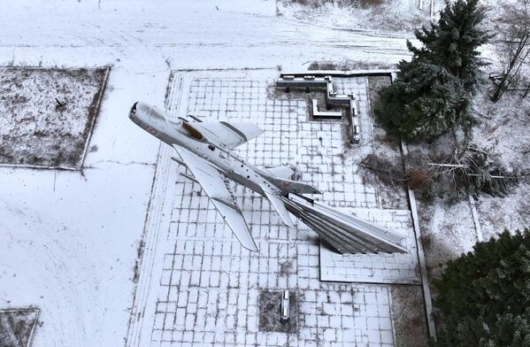 Monument to the MiG-19PM aircraft on the square near the Palace of Culture, Technology and Sports of the Avdeyevka Coking Plant.  - Sputnik Africa