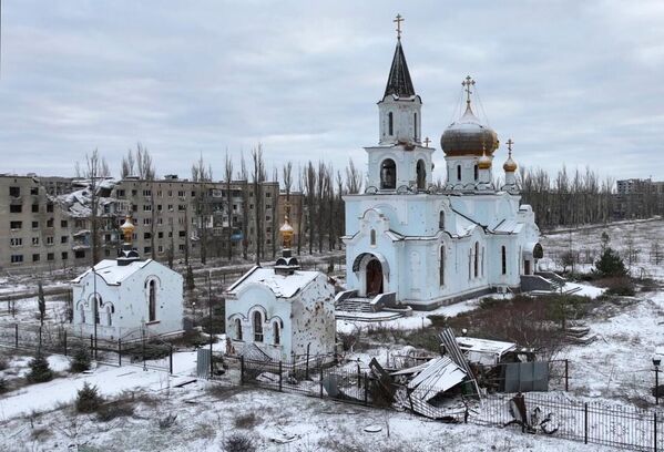 Partially destroyed church of St. Mary Magdalene on a street in Avdeyevka.  - Sputnik Africa