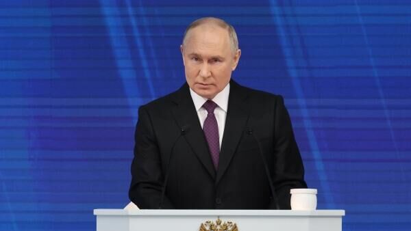 Occident, armes nucléaires, économie... Les points clés du message de Poutine au Parlement russe