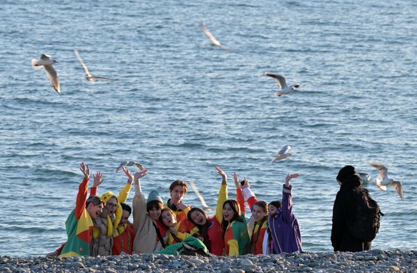 Participants of the World Youth Festival relax on the Black Sea coast. - Sputnik Africa