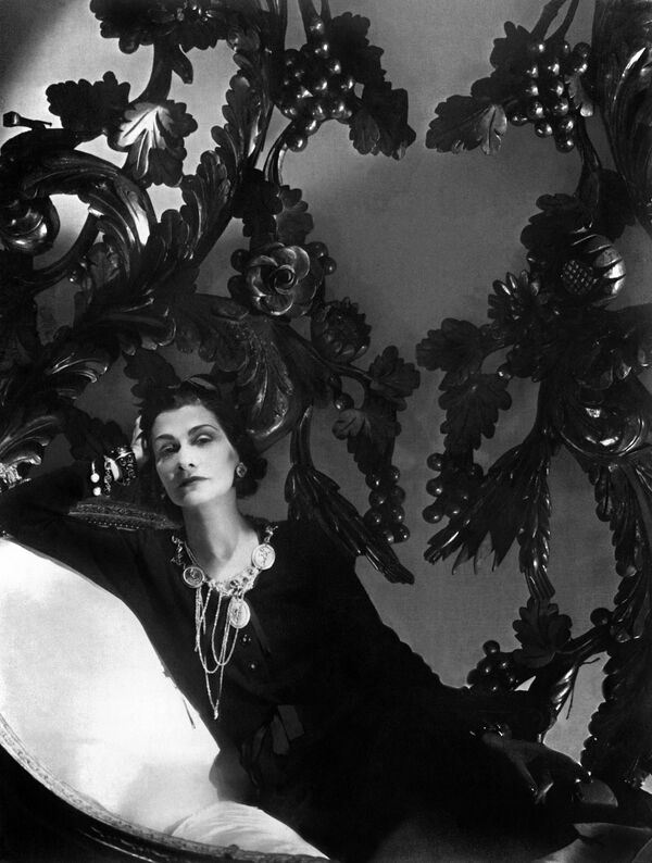 Picture of the famous French high fashion designer Coco Chanel taken in Paris in 1944. - Sputnik Africa
