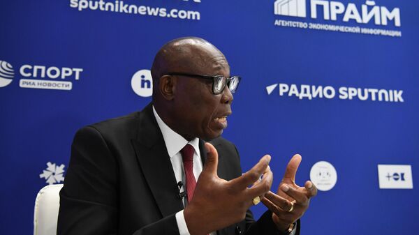 Prime Minister of the Central African Republic (CAR), Felix Moloua visits a stall of the Russian news agency RIA Novosti during the 25th St. Petersburg International Economic Forum (SPIEF) in St. Petersburg, Russia, on June 16, 2022. - Sputnik Africa
