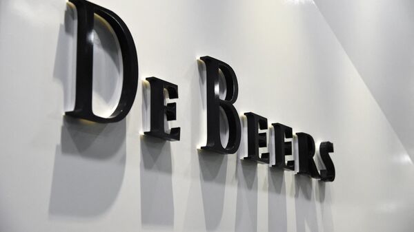 This photograph taken on November 3, 2016 shows the signage at the entrance of the De Beers Auction House office in Singapore. - Sputnik Africa