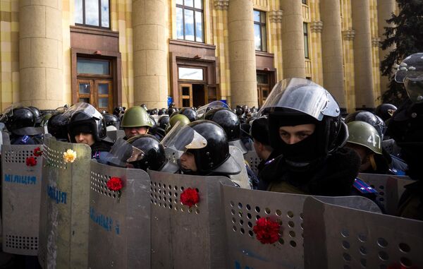 Law enforcement officers during a rally in support of the referendum on the status of Crimea at the building of the regional administration in Kharkov. - Sputnik Africa