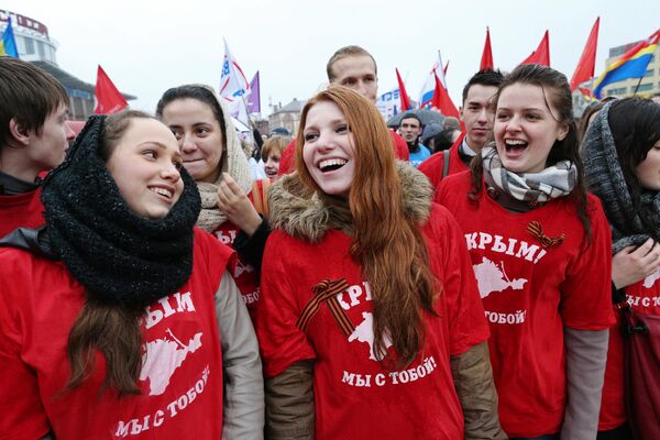 Participants in a rally in the Russian city of Kaliningrad in support of the results of the referendum in Crimea. - Sputnik Africa