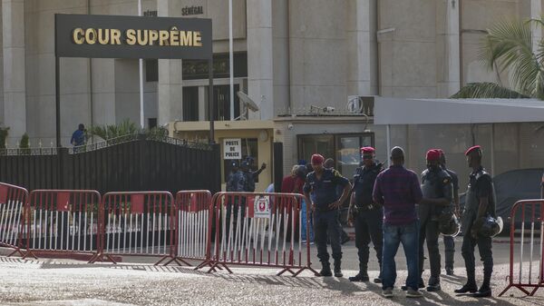 Senegal police stands in front of the Supreme Court in Dakar, Senegal - Sputnik Africa