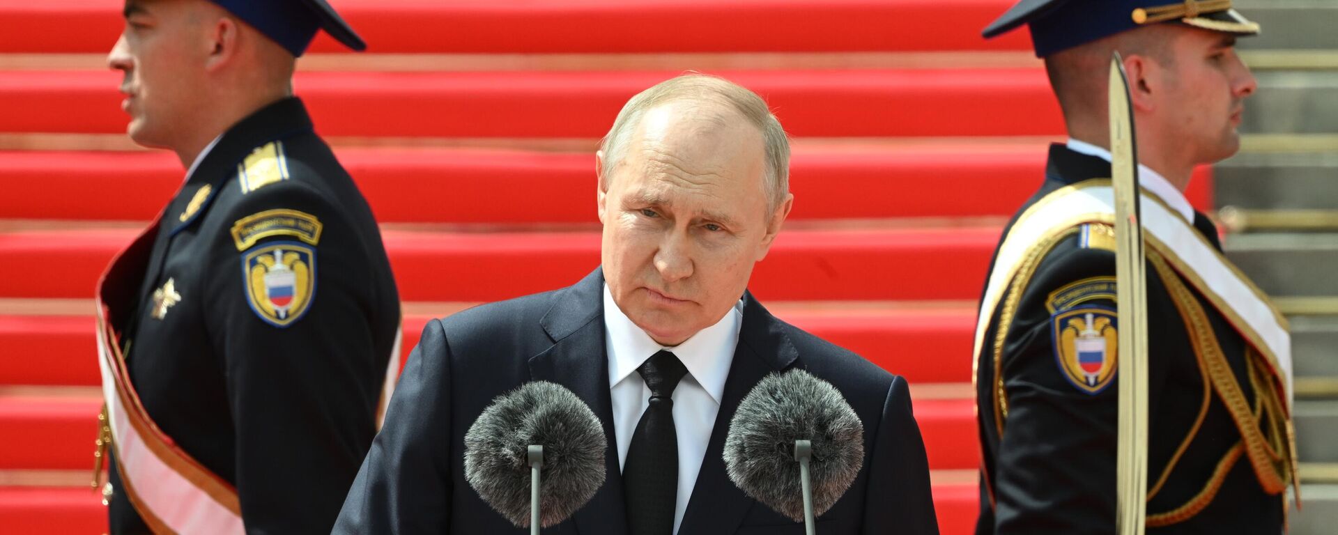 Putin speaks to representatives of Russian security services. June 2023. File photo. - Sputnik Africa, 1920, 19.03.2024
