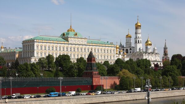 The Grand Kremlin Palace, the Cathedral of St. Michael the Archangel, the Ivan the Great Bell Tower and the Spasskaya Tower (from left to right) in the Moscow's Kremlin. - Sputnik Afrique