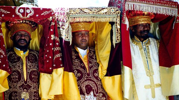 Ethiopian Orthodox priests carrying tabots during Timkat celebrations in Addis Ababa, Ethiopia. - Sputnik Africa