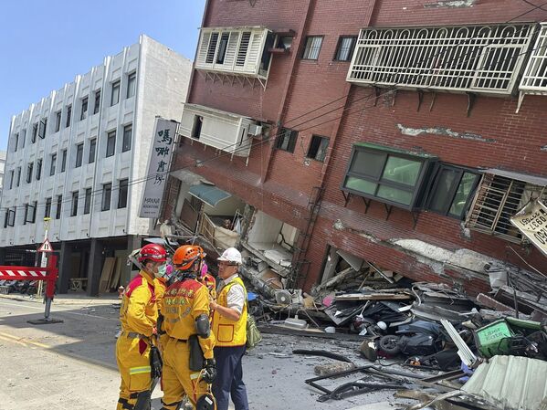Taiwan&#x27;s strongest earthquake in a quarter century rocked the island during the morning rush on Wednesday, damaging buildings and creating a tsunami that washed ashore on the southern Japanese islands. - Sputnik Africa