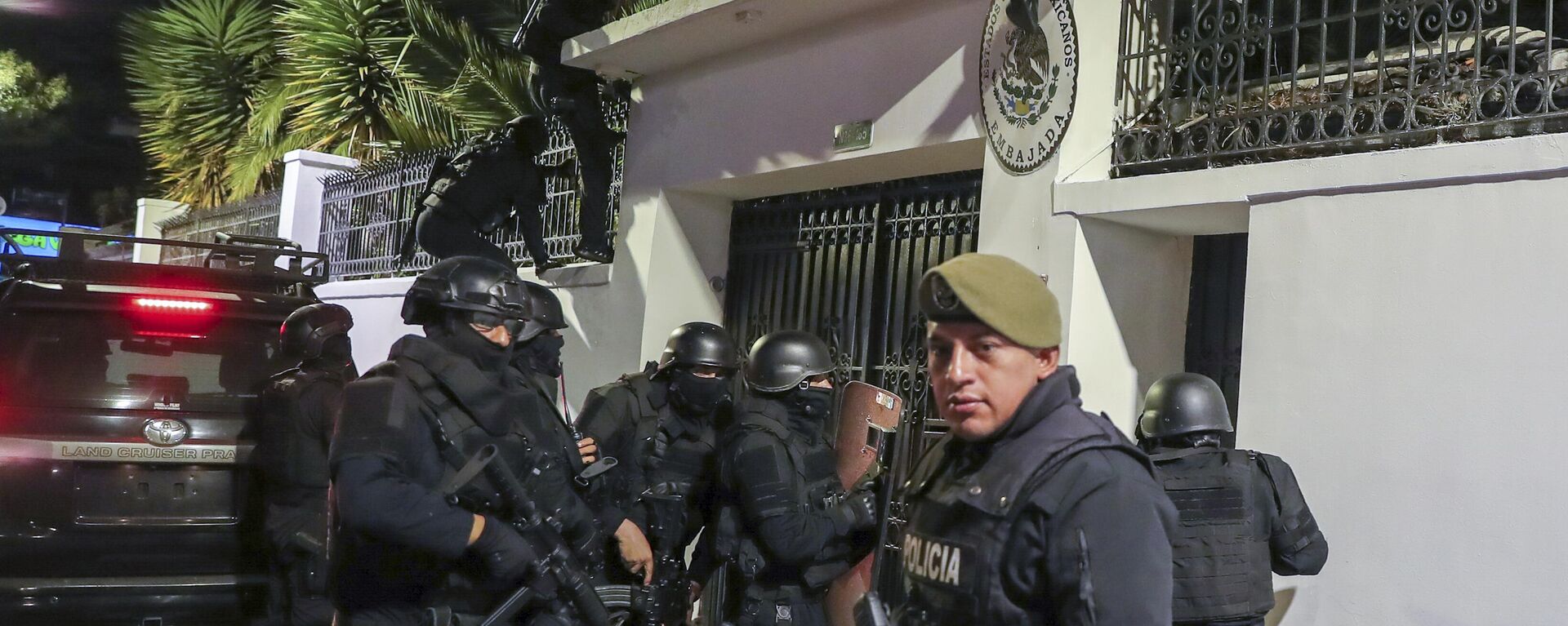 Police break into the Mexican embassy in Quito, Ecuador - Sputnik Africa, 1920, 06.04.2024