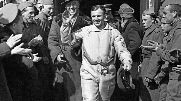 The world's first cosmonaut Yuri Gagarin after the landing of the Vostok-1 spacecraft lander - Sputnik Africa