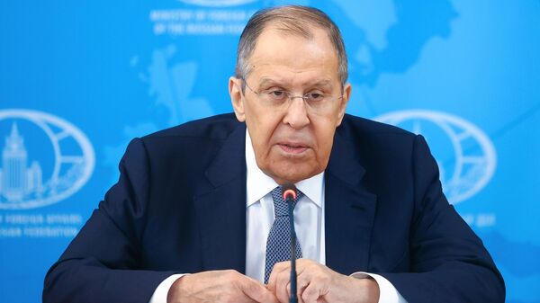 Sergueï Lavrov prend la parole à la réunion des ministres des Affaires étrangères de la CEI - Sputnik Afrique