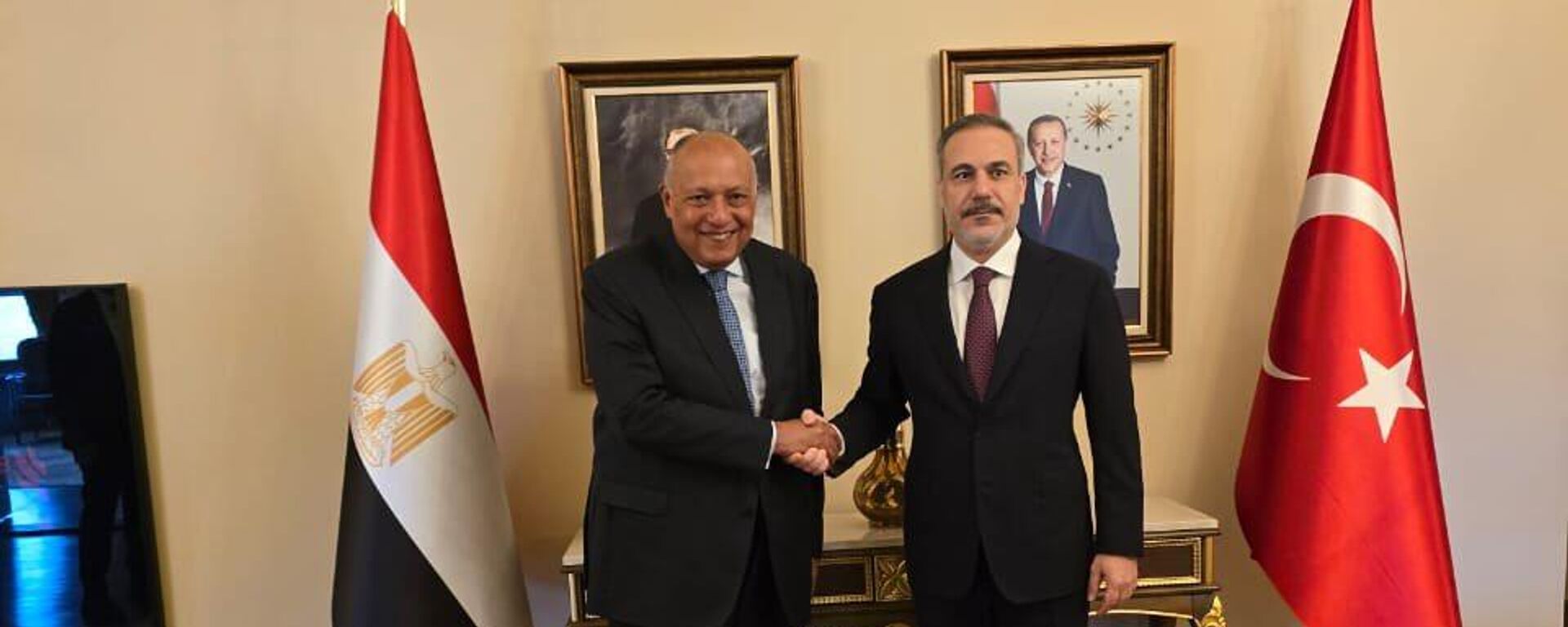 Egyptian Foreign Minister Sameh Shoukry begins his current visit to Turkey with a tête-à-tête meeting with his Turkish counterpart Hakan Fidan on Saturday, April 20, 2024. - Sputnik Africa, 1920, 21.04.2024