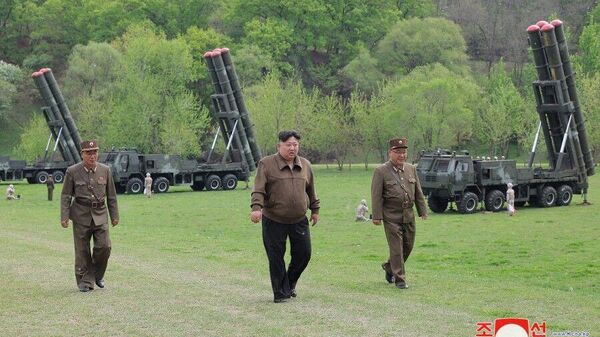 Kim Jong-un supervise le premier exercice militaire de simulation de déclenchement nucléaire du pays - Sputnik Afrique