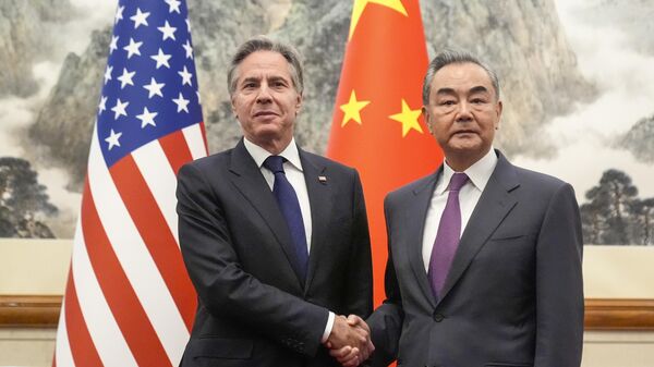 US Secretary of State Antony Blinken, left, meets with China's Foreign Minister Wang Yi at the Diaoyutai State Guesthouse, Friday, April 26, 2024, in Beijing, China - Sputnik Afrique