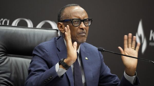 Rwanda's President Paul Kagame gestures as he gives a press conference at Kigali Convention Centre in Kigali, Rwanda, Monday, April 8, 2024. - Sputnik Africa