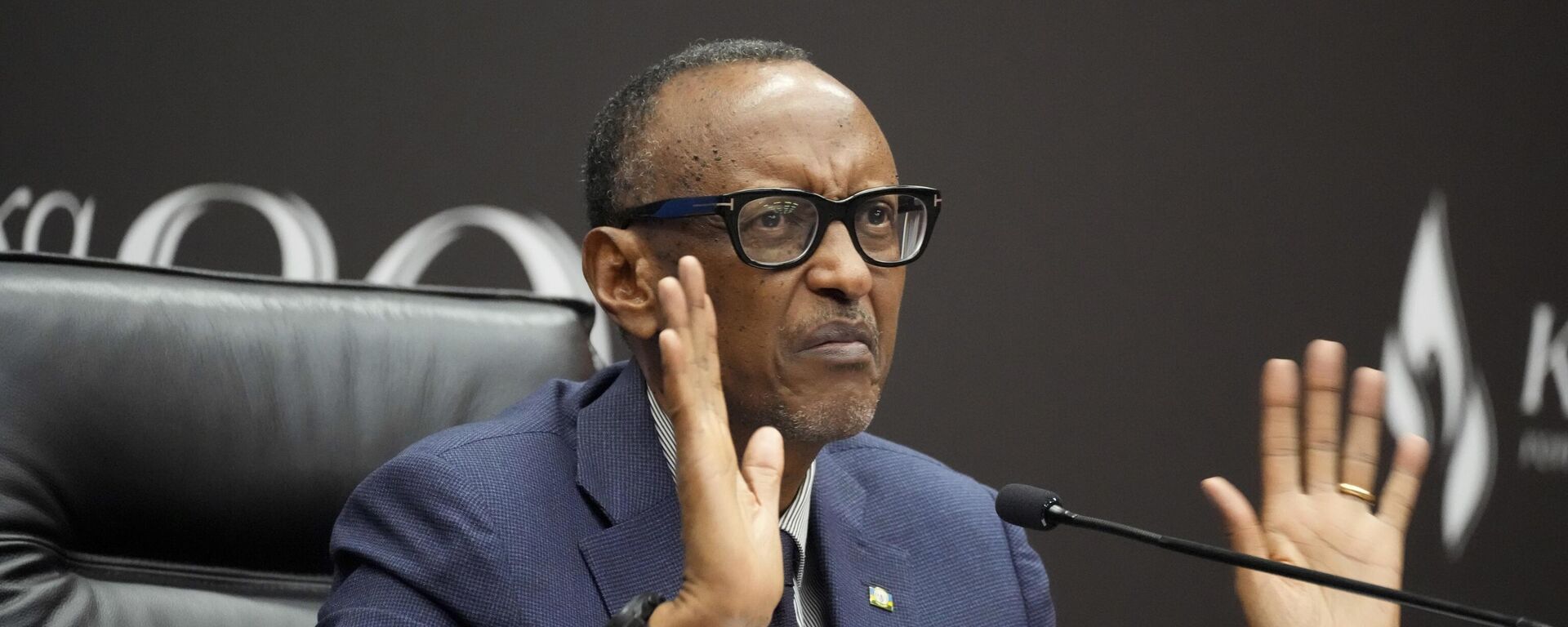 Rwanda's President Paul Kagame gestures as he gives a press conference at Kigali Convention Centre in Kigali, Rwanda, Monday, April 8, 2024. - Sputnik Africa, 1920, 15.07.2024