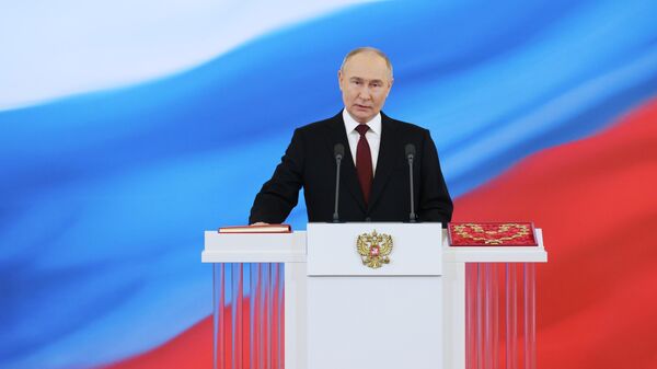Le Président élu russe Vladimir Poutine lors de la cérémonie de son investiture au Kremlin - Sputnik Afrique