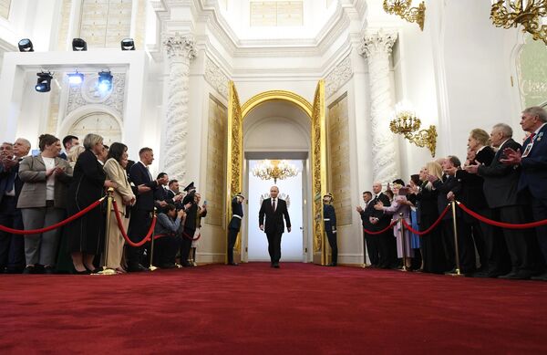 Le 7 mai 2024. Le Président élu Vladimir Poutine arrive à la cérémonie de son investiture au Kremlin. - Sputnik Afrique