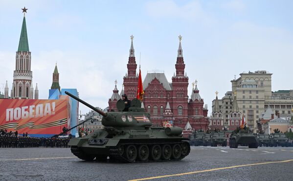 T-34-85 tank at the military parade on Red Square in honor of the 79th anniversary of Victory Day. - Sputnik Africa