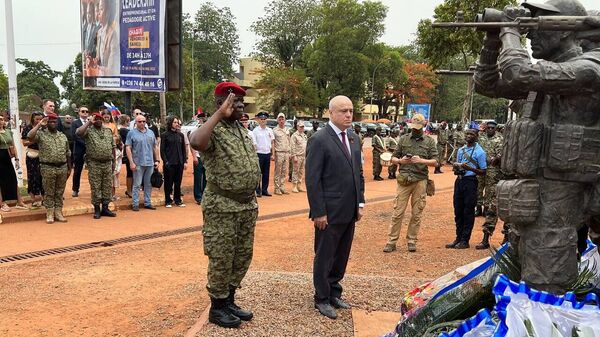 Russian Ambassador to the CAR Alexander Bikantov in Bangui at a ceremony to mark the 79th anniversary of victory in the Second World War. - Sputnik Africa