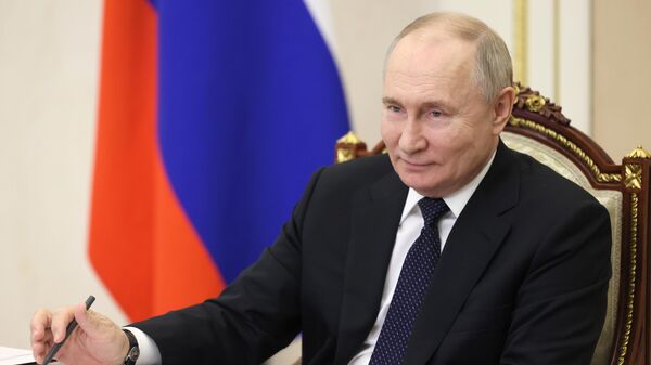 Russian President Vladimir Putin holds a meeting with Sakhalin Region Governor Valery Limarenko
 - Sputnik Africa
