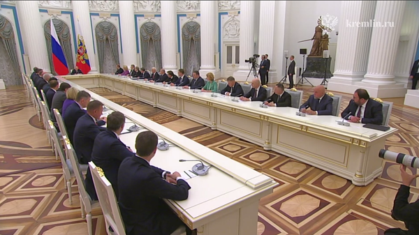 Poutine tient une réunion avec le nouveau gouvernement  - Sputnik Afrique