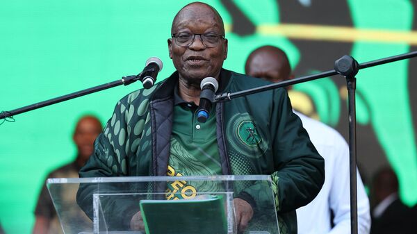 Former South African President and leader of the newly formed uMkhonto weSizwe (MK) Party, Jacob Zuma, addresses supporters during the People’s Mandate Launch at Orlando Stadium in Soweto on May 18, 2024. - Sputnik Afrique