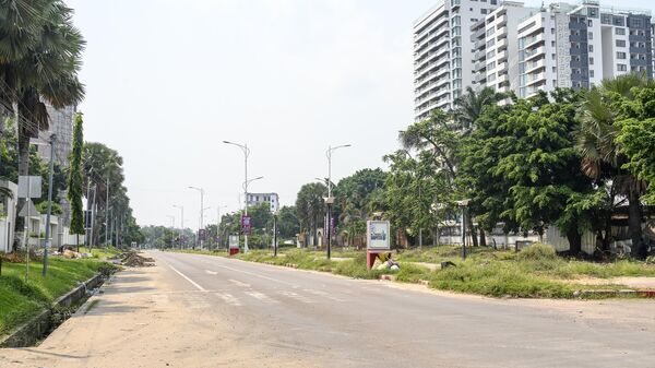 An empty street is pictured in the Neighborhood of Gombe in Kinshasa on May 19, 2024.  - Sputnik Africa