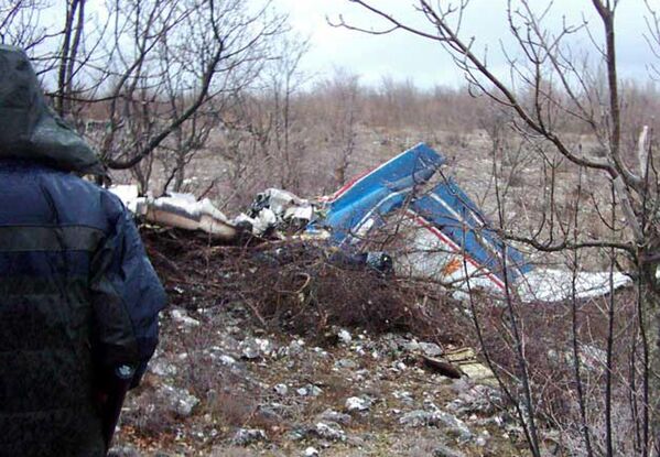 Parts of the Macedonian aircraft, which crashed into a heavily mined and remote area of southern Bosnia, were seen on Friday, Feb. 27, 2004. Search teams located the wreckage Friday morning after an almost 24-hour search in the mountains of southern Bosnia. All nine people on board, including Macedonian President Boris Trajkovski, were confirmed dead. - Sputnik Africa