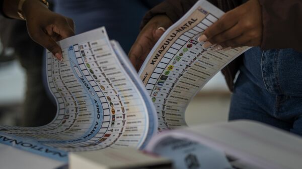 Electoral workers check ballot papers during an especial voting day at Zibambeleni old age home in KwaDadeka, near Durban, South Africa, Monday, May 27, 2024. - Sputnik Africa