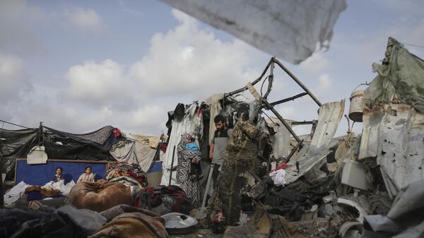 Tentes palestiniennes après les bombardements israéliens - Sputnik Afrique