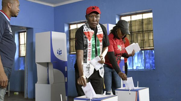 Opposition Economic Freedom Fighters (EFF) leader Julius Malema, casts his vote at a polling station in Polokwane, South Africa, Wednesday, May 29, 2024. - Sputnik Africa