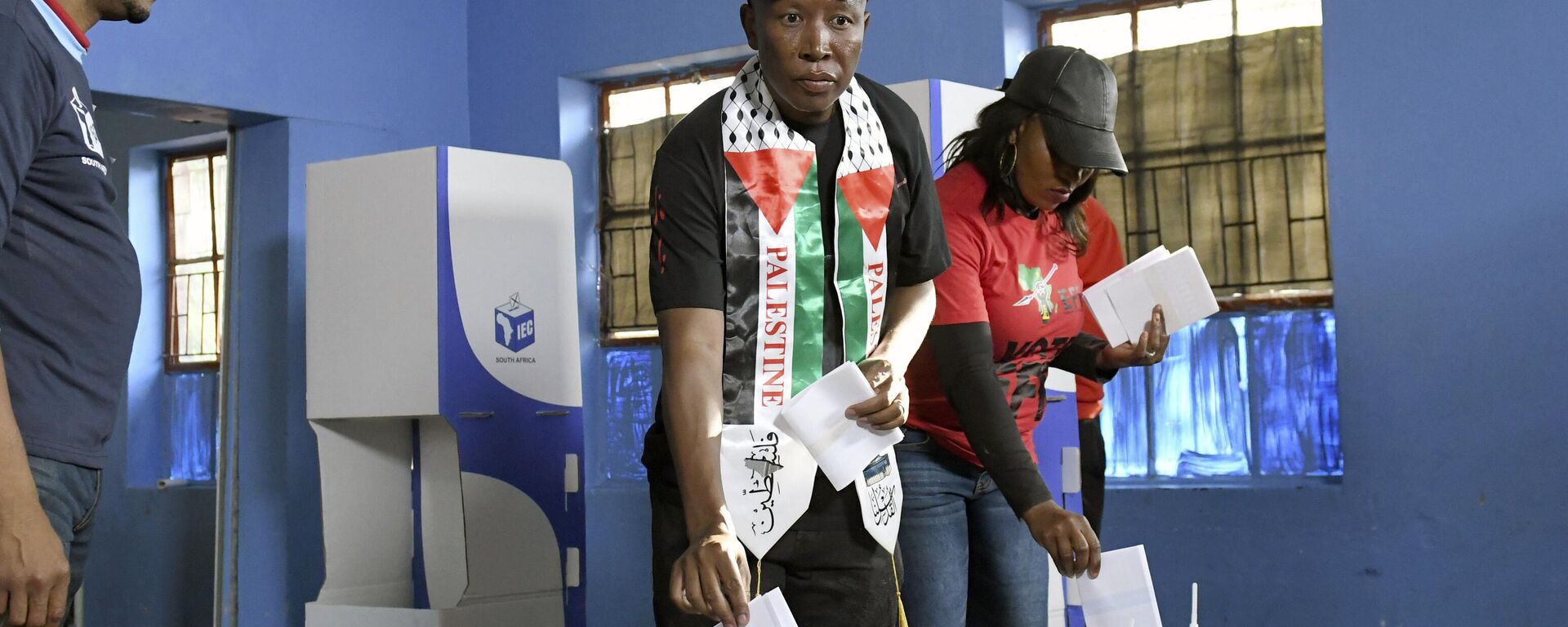 Opposition Economic Freedom Fighters (EFF) leader Julius Malema, casts his vote at a polling station in Polokwane, South Africa, Wednesday, May 29, 2024. - Sputnik Africa, 1920, 30.05.2024